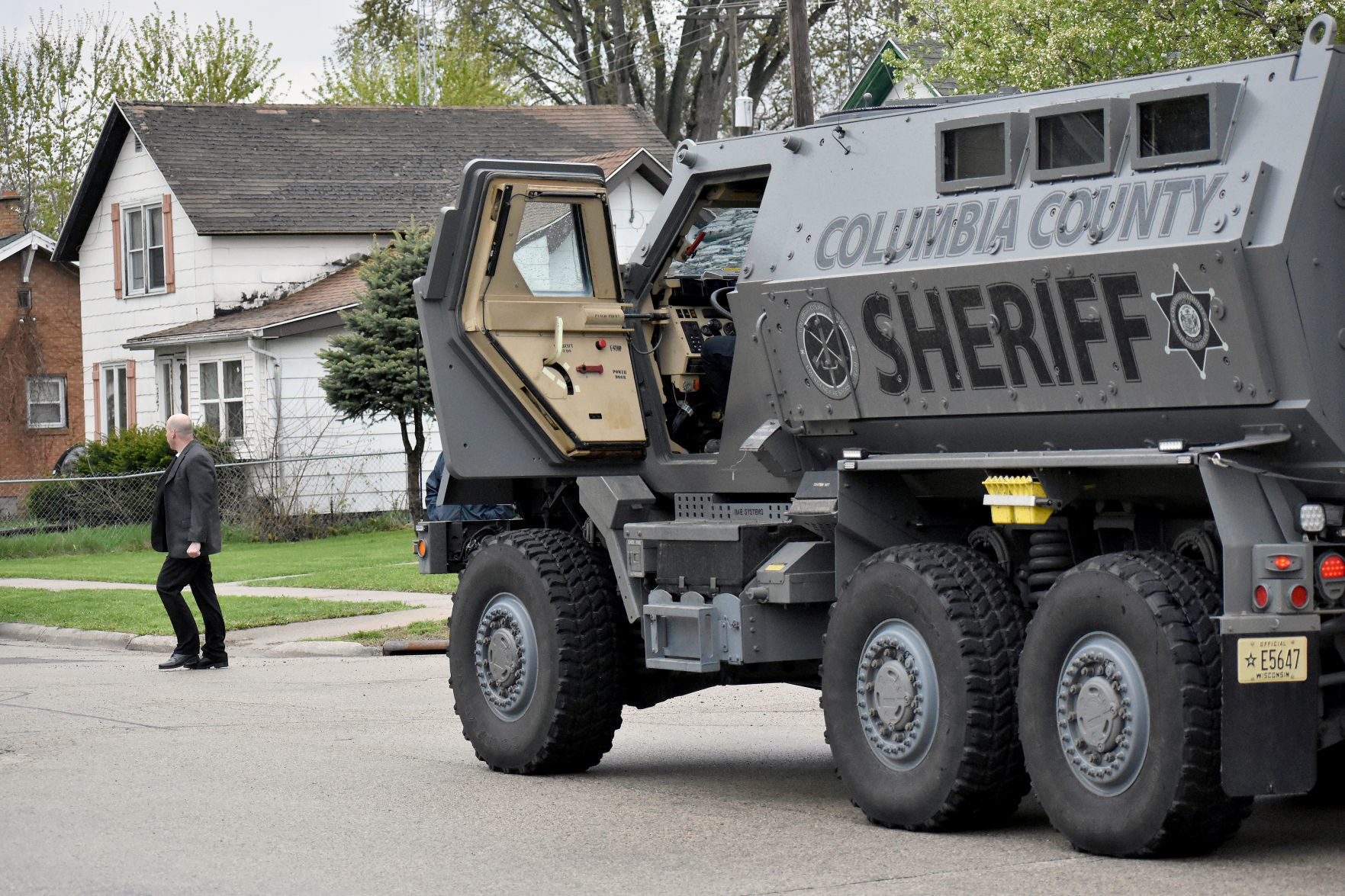 Sheriff's office vehicle during standoff (copy)